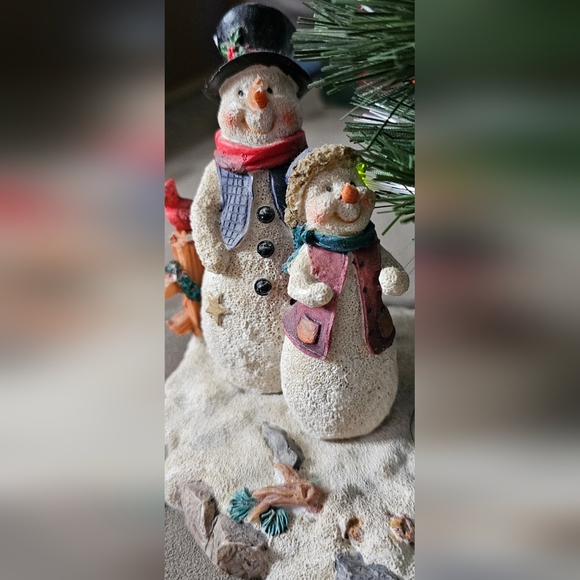 "December Home Collectibles Village" piece with a fiber optic Christmas tree - Picture 5 of 6